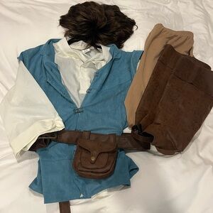Flynn Rider costume & wig